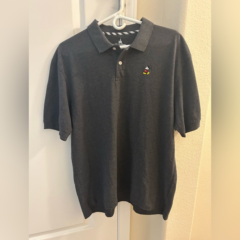 Disney polo men’s size -large excellent condition..